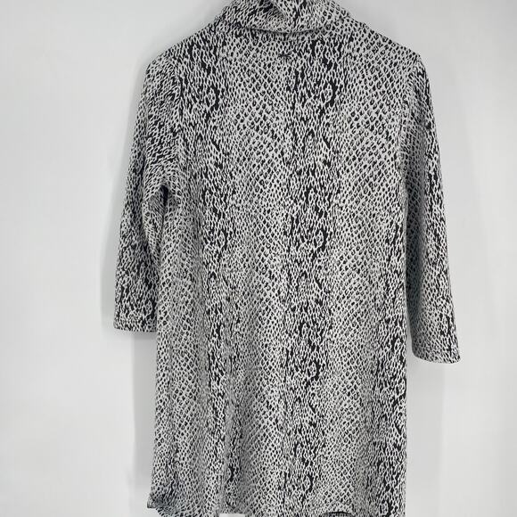 Tyler Boe Dress Women’s Small Snake Skin Print White & Gray Pleat Classic - Picture 2 of 10